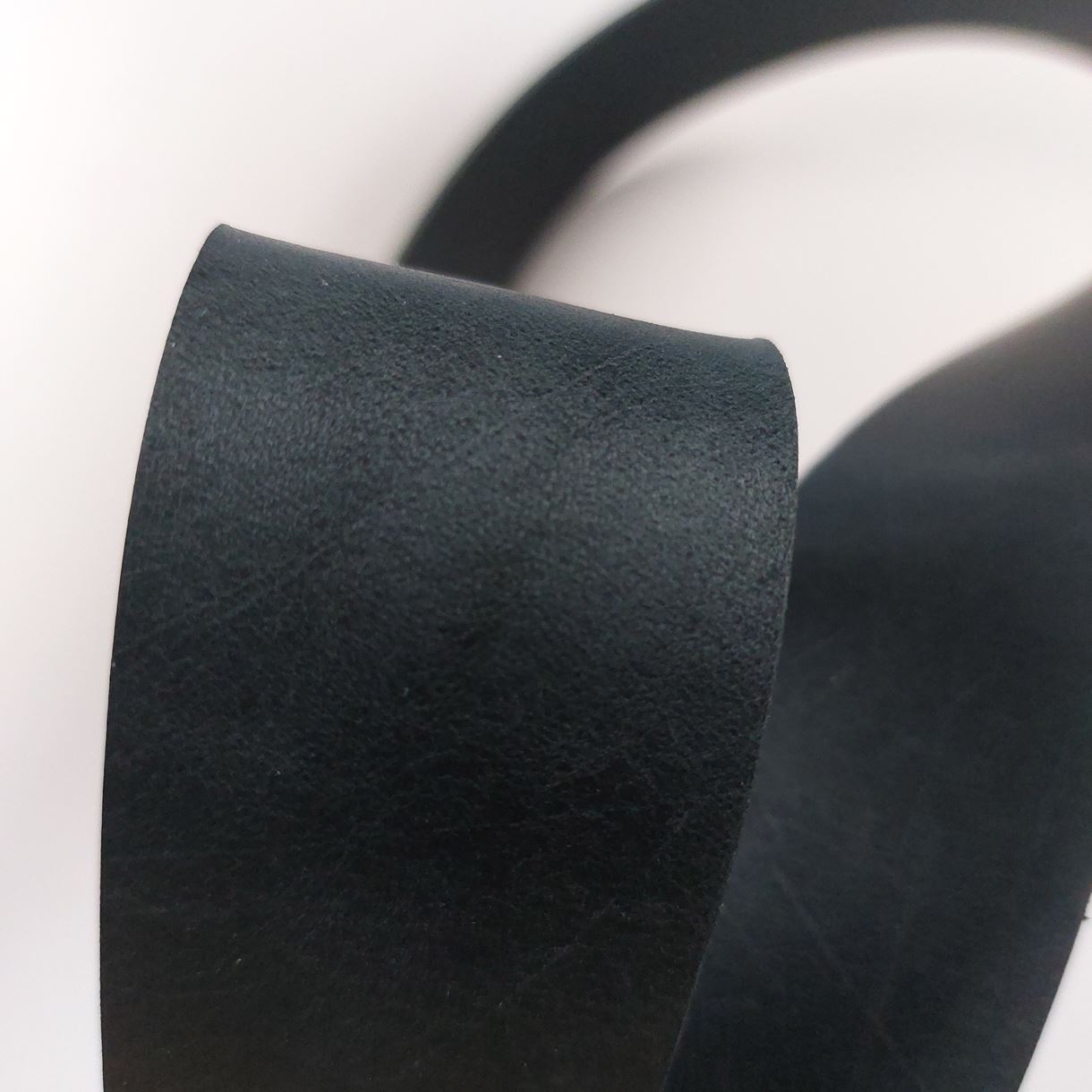 La Perla Azzurra. арт. Super Waxy. Колір - nero. 40мм