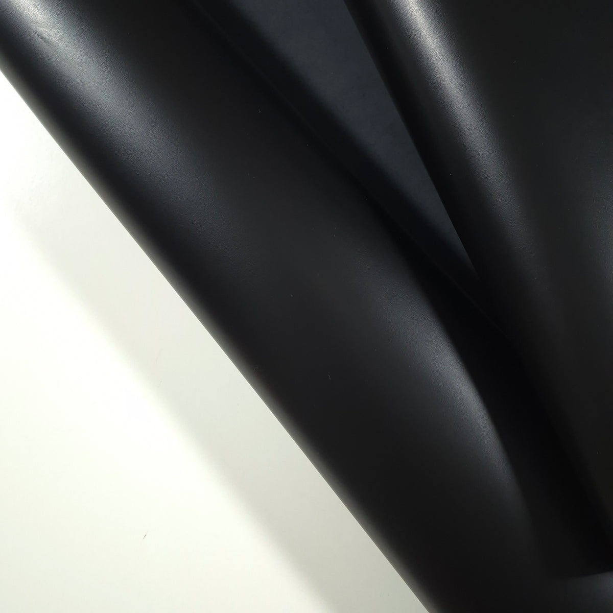 Combined-Tanned Leather. Color – Black 1.5 Panel 60x90 cm)
