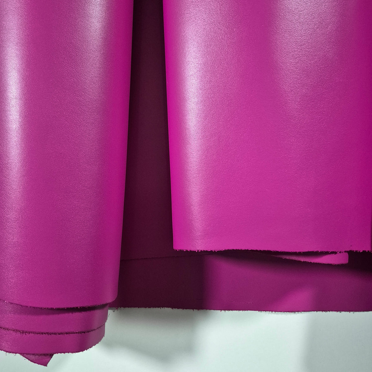 Combined-Tanned Leather. Color – Fuchsia 1.5 Panel 60x90 cm)